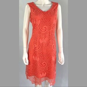 Guipure lace dress. Color: Salmon.